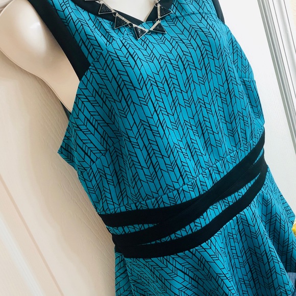 NEW Turquoise Zipper Back Ruffle Bottom Top - Picture 3 of 16